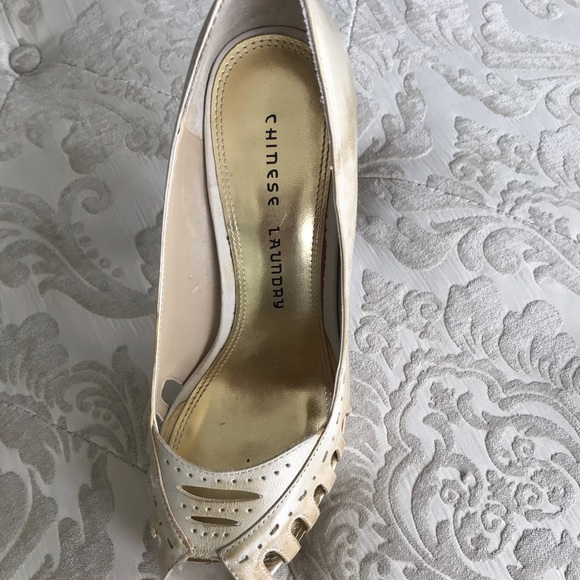 Chinese Laundry Platform Heels - Picture 3 of 7